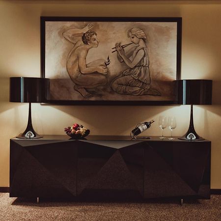 טרוסקבץ Mirotel Resort And Spa מראה חיצוני תמונה A painting by the artist