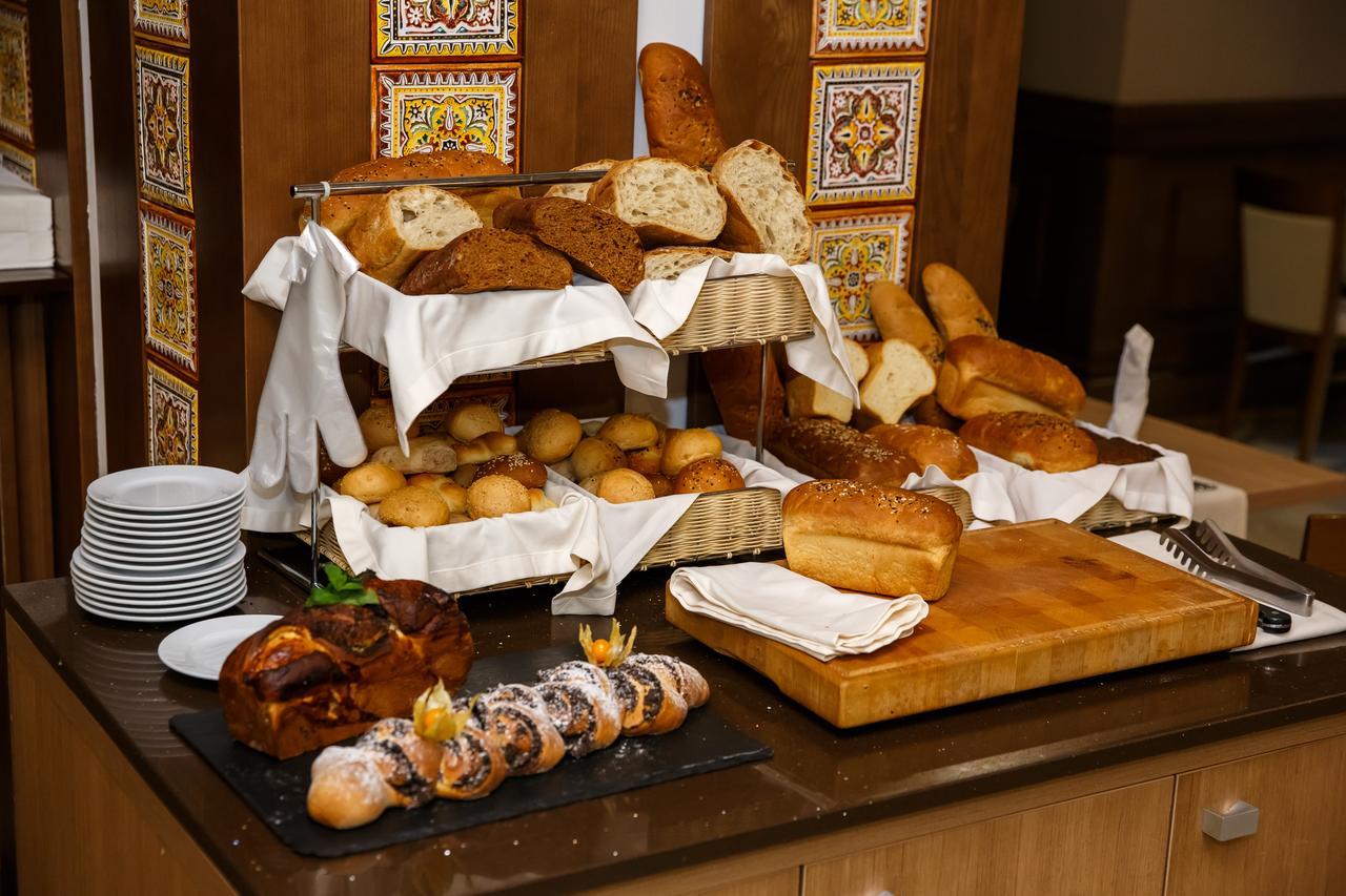 טרוסקבץ Mirotel Resort And Spa מראה חיצוני תמונה A bread station